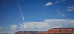 Photo of comet 2023/A3 Tsuchinshan/ATLAS over the red rock cliffs near Kanab, UT, by Christian Veit